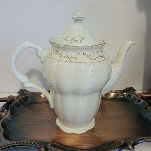 Vintage 1983. Royal Doulton Somerset Tea Coffee Pot